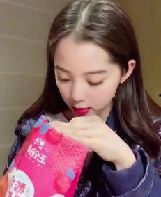 零食女明星网红,揭秘女明星们的零食偏好与美食生活”