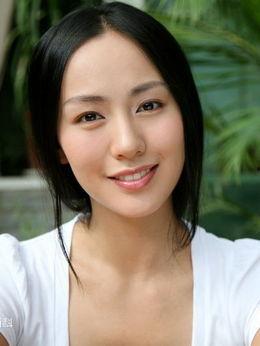 明星网红小羽简介图片,网红界的时尚达人，魅力四溢的时尚生活揭秘
