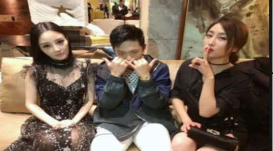 娱乐圈吃瓜大集合真的吗,揭秘明星幕后真相